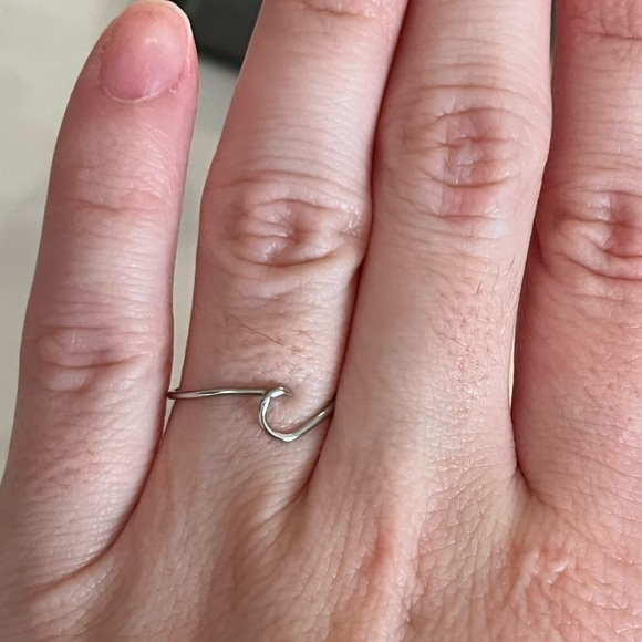 Dainty Silver Wave Ring Size 6 - Picture 3 of 4